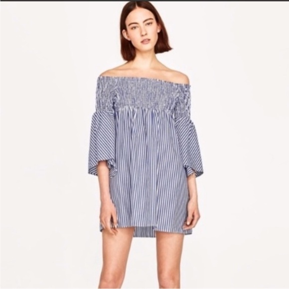 Zara short dress with bell sleeves small - Picture 5 of 13